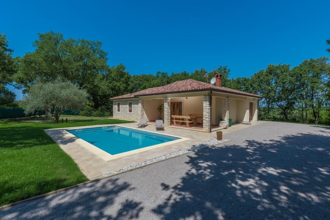Villa Mirabella Umag Buitenkant foto