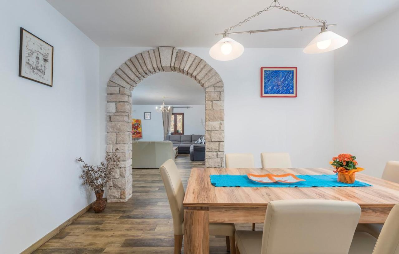 Villa Mirabella Umag Buitenkant foto