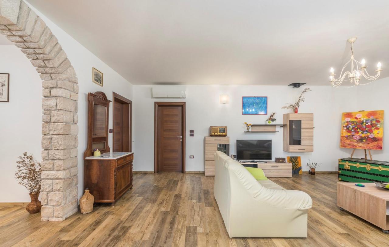Villa Mirabella Umag Buitenkant foto