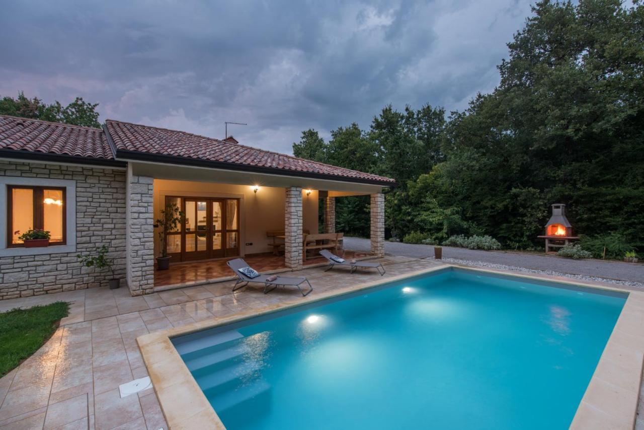 Villa Mirabella Umag Buitenkant foto