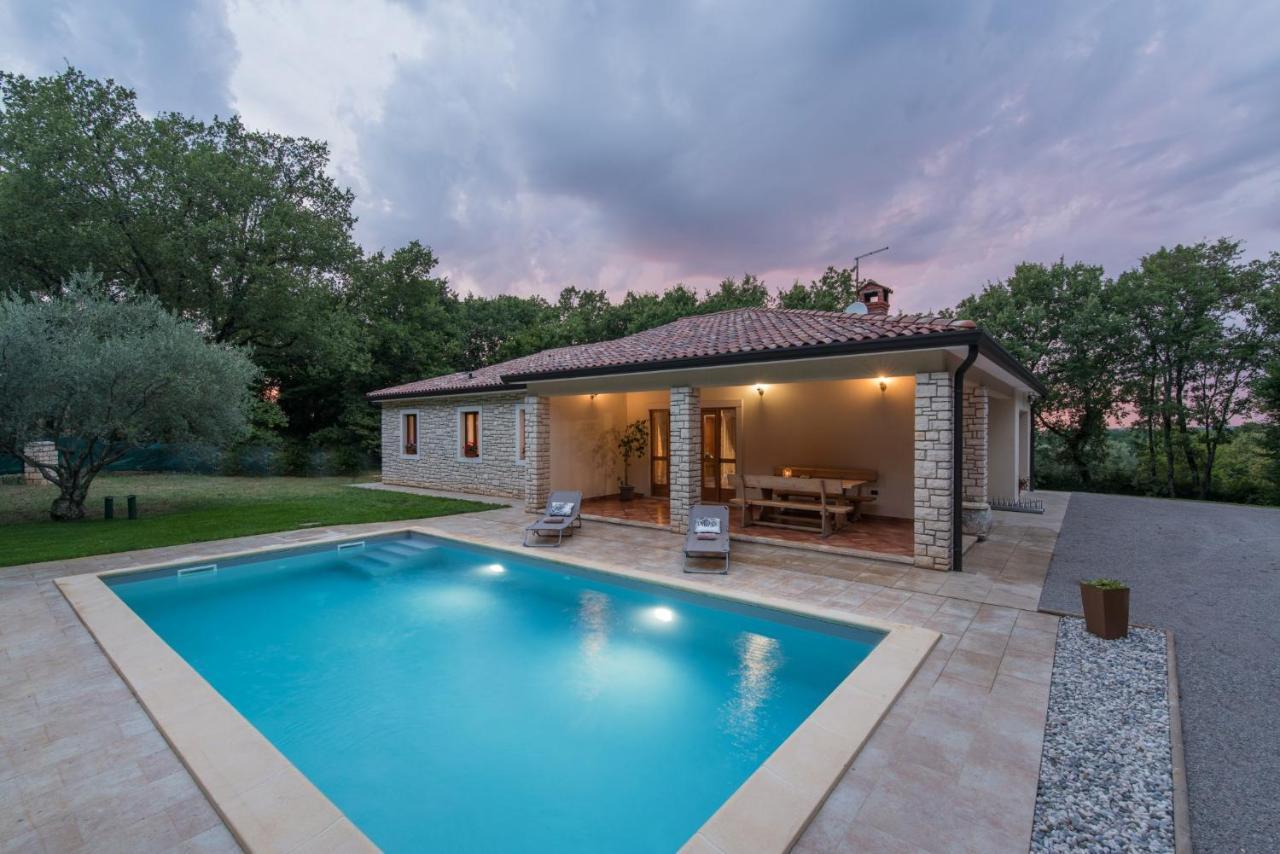 Villa Mirabella Umag Buitenkant foto