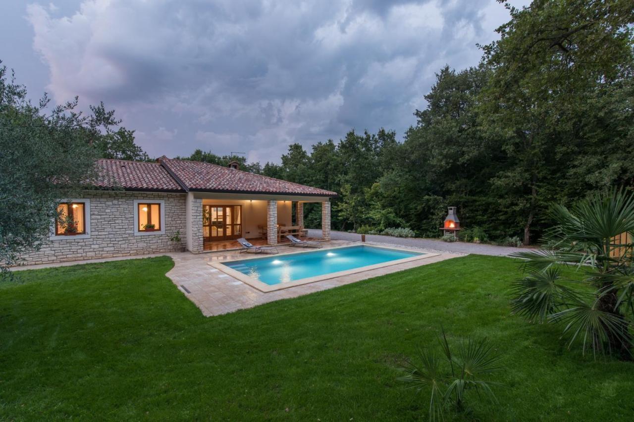 Villa Mirabella Umag Buitenkant foto