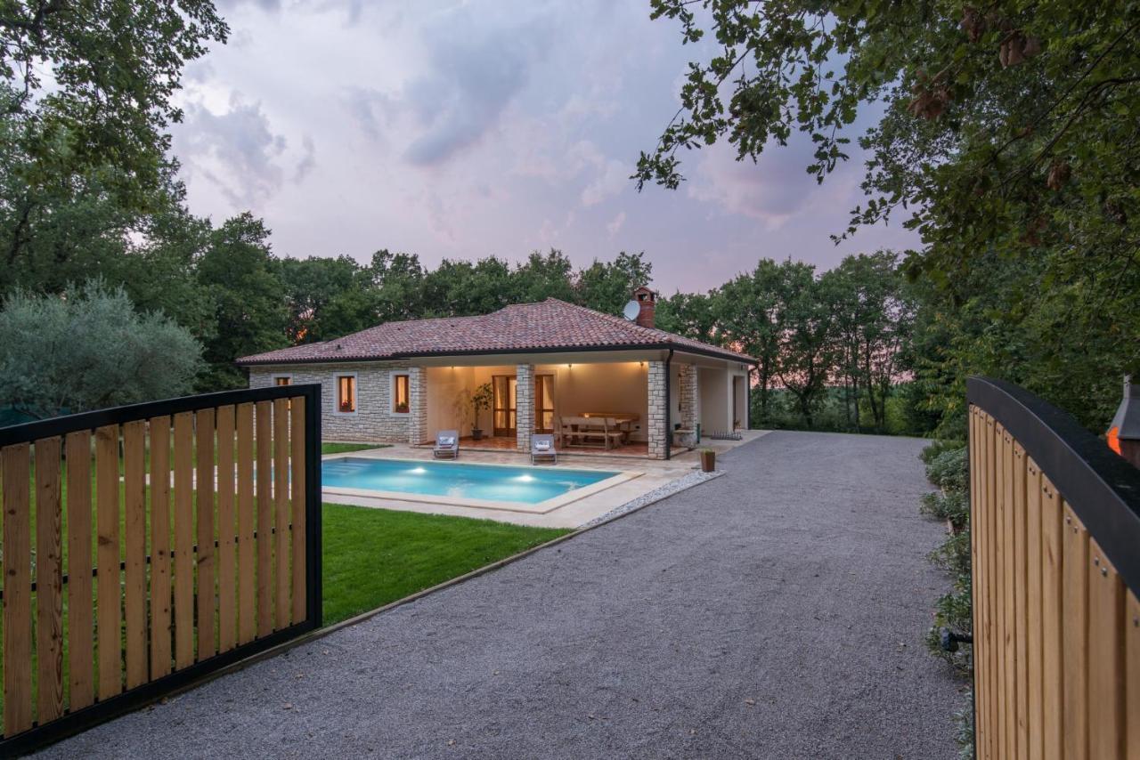 Villa Mirabella Umag Buitenkant foto