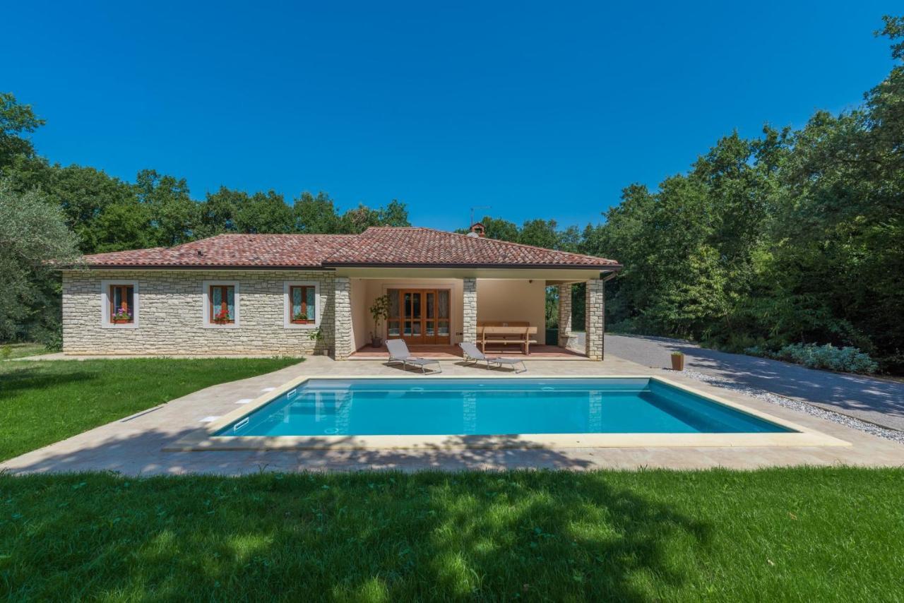 Villa Mirabella Umag Buitenkant foto