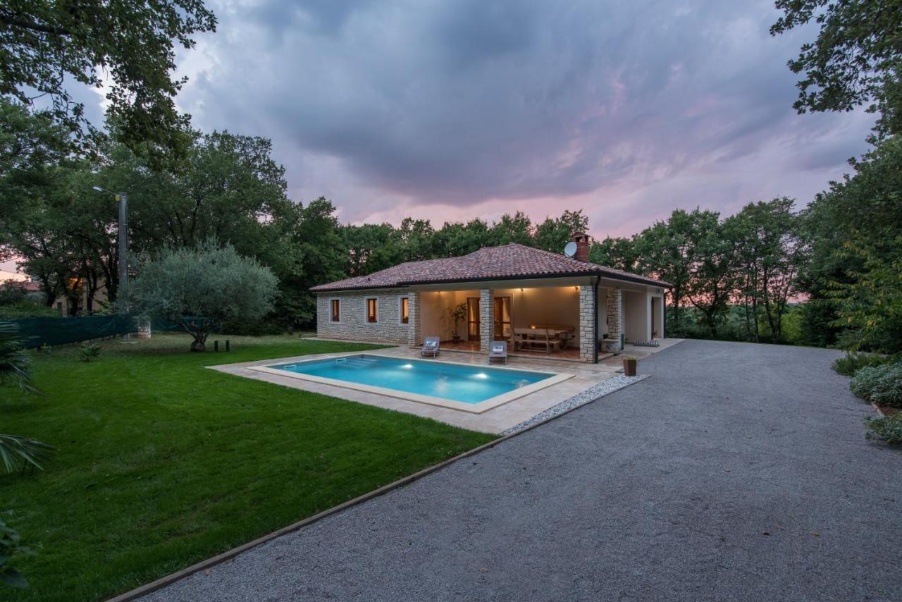 Villa Mirabella Umag Buitenkant foto